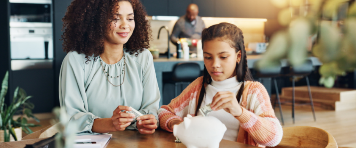 Image of A Mother Teaching Her Daughter 6 Money Lessons